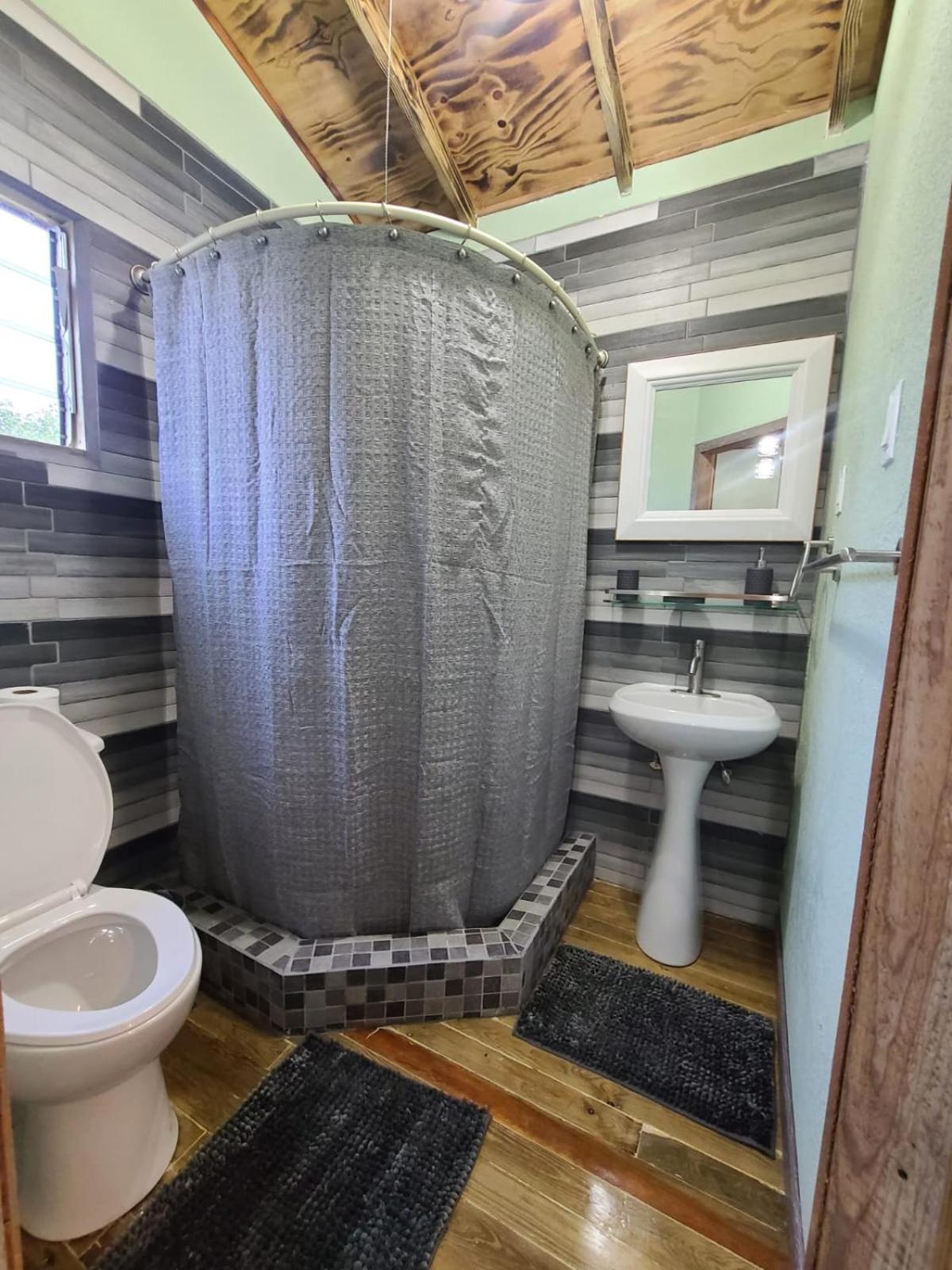 Tuquil-Ha Bed & Breakfast Ladyville Екстериор снимка