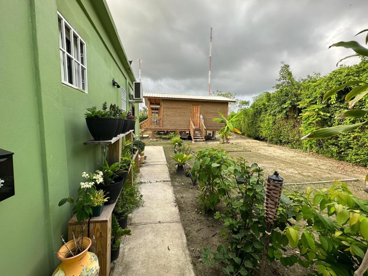 Tuquil-Ha Bed & Breakfast Ladyville Екстериор снимка