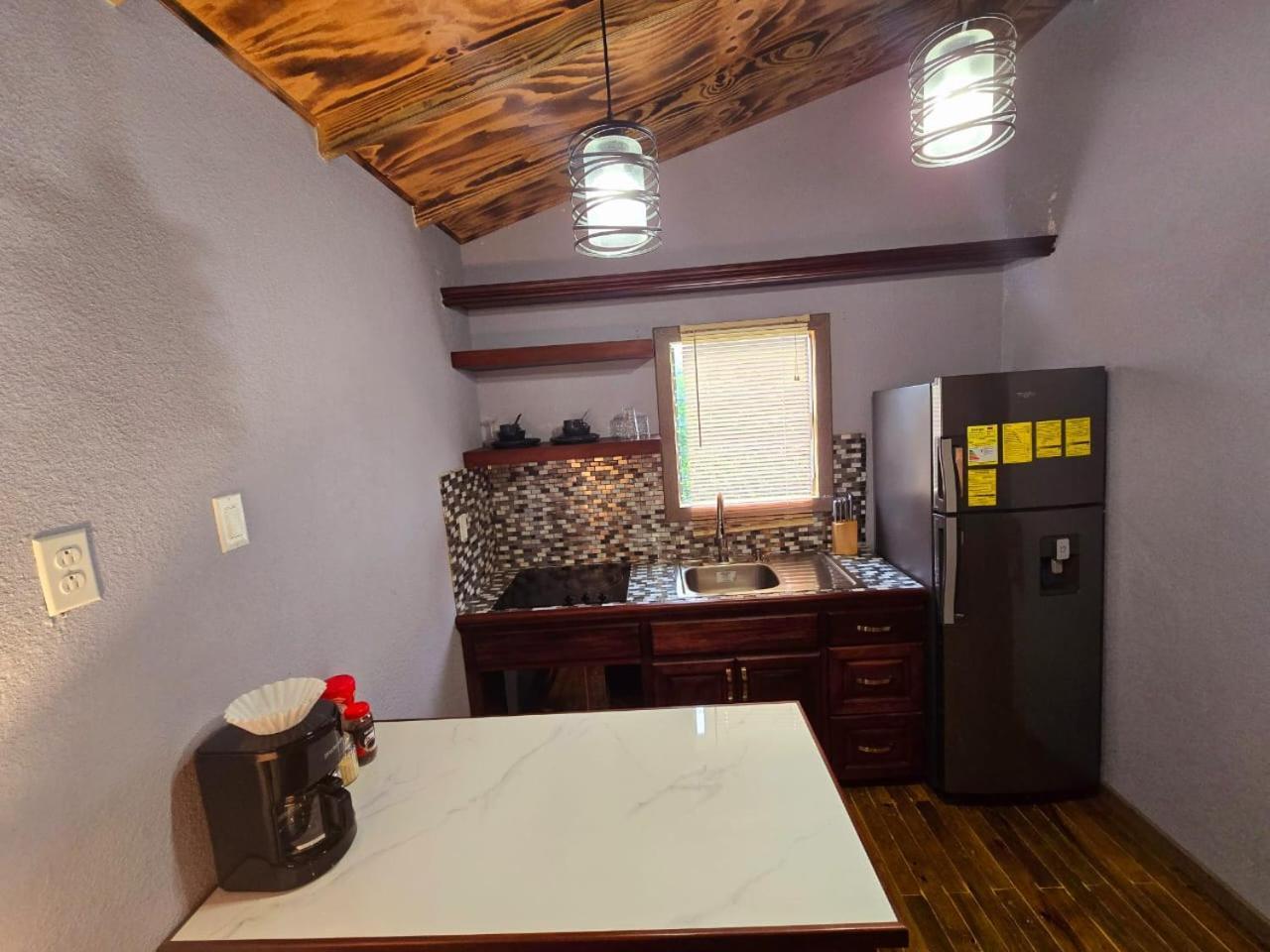 Tuquil-Ha Bed & Breakfast Ladyville Екстериор снимка