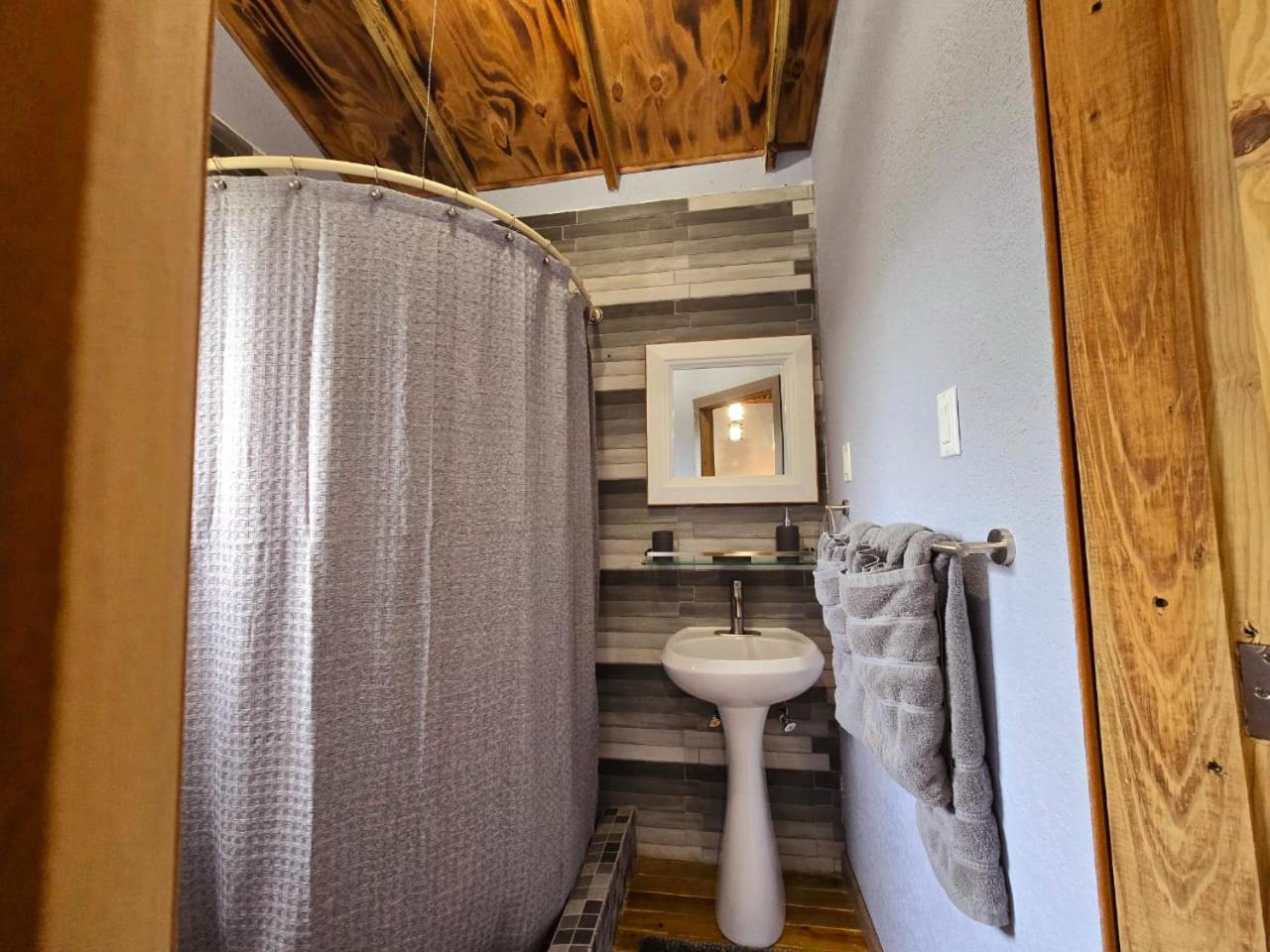 Tuquil-Ha Bed & Breakfast Ladyville Екстериор снимка