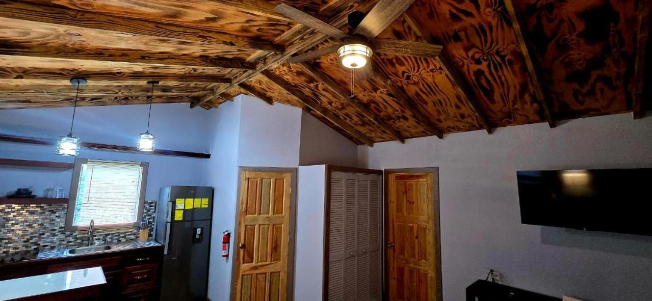 Tuquil-Ha Bed & Breakfast Ladyville Екстериор снимка