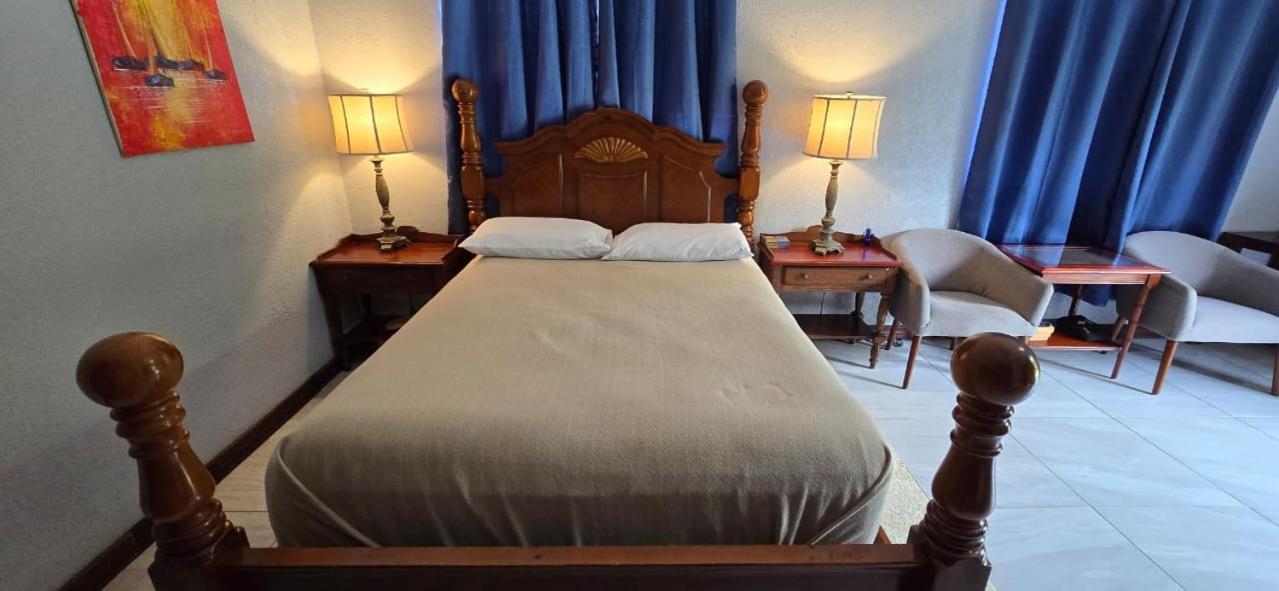 Tuquil-Ha Bed & Breakfast Ladyville Екстериор снимка